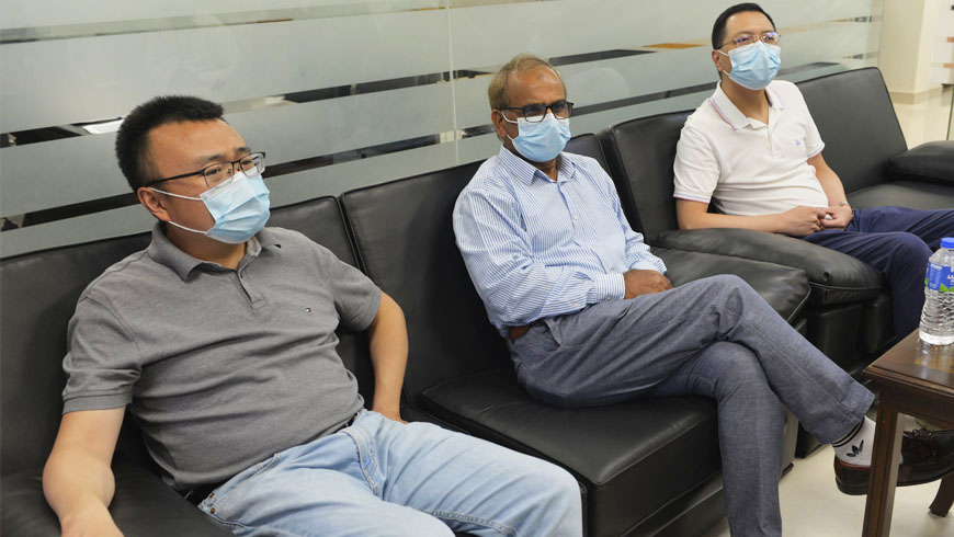 A delegation of Chinese, comprising of Mr. Li Jigen, CEO, Sino Sindh Resources (Private) Limited an overseas subsidiary of Shanghai Electric visited USPCAS-W