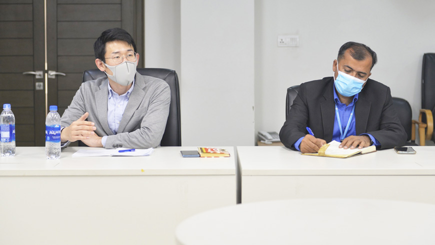 Mr Jiro Ariyama, International Technical Advisor (Water Management) of FAO, GFC Project and Dr Ashfaque Ahmed Nahiyoon, Provincial Coordinator, PPIU Sindh-GCF Project, visited the USPCAS-W